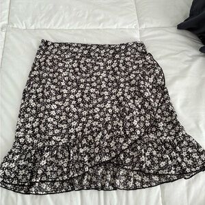 SHEIN Black and White Floral Asymmetrical Skirt